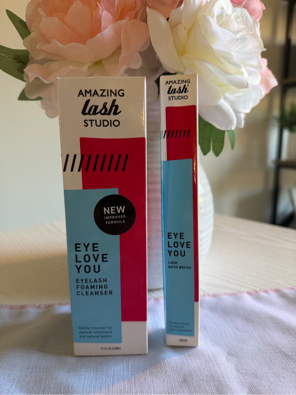 Eye Love You Eyelash Foaming Cleanser - Blue & Pink